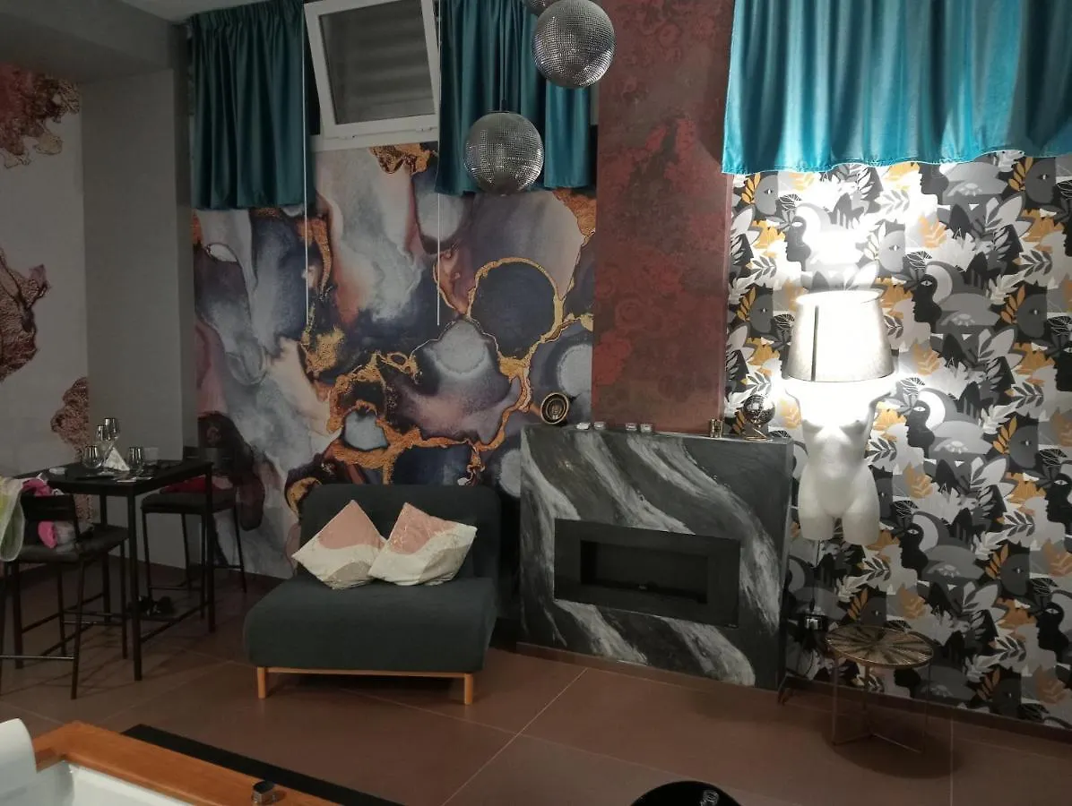 Suite Luxurya Bari 0*,  Italia