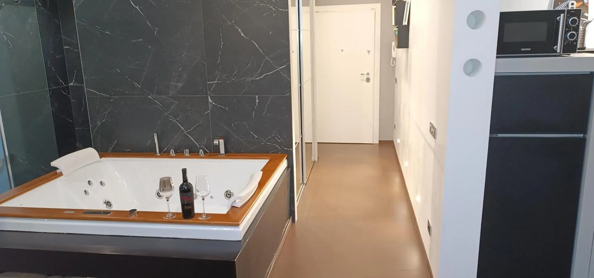 Suite Luxurya Bari Apartment